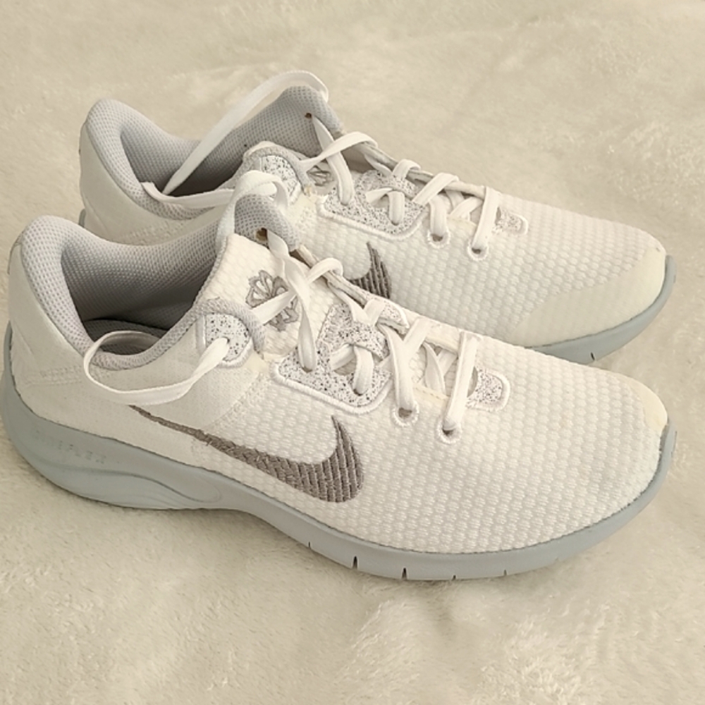 Nike Women's Flex Experience Run 12 Sneakers